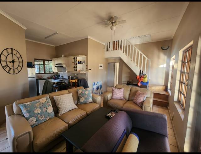 4 BEDROOM TOWNHOUSE FOR SALE IN VAALVIEW